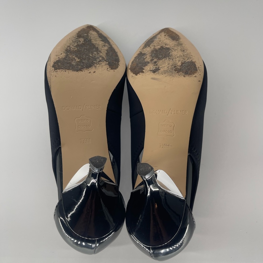 Donald J Pliner Gaio Black Crepe Side Cut Out Kitten Heels Size 7 1/2 - Picture 6 of 7